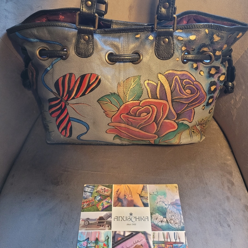 🔮SOLD🔮Anuschka hand painted Medium bag with butterfly & roses 🌹